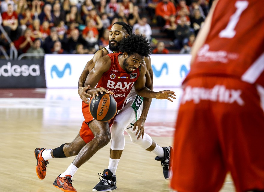 Galería de fotos J12: BAXI Manresa 76 - Surne Bilbao Basket 86