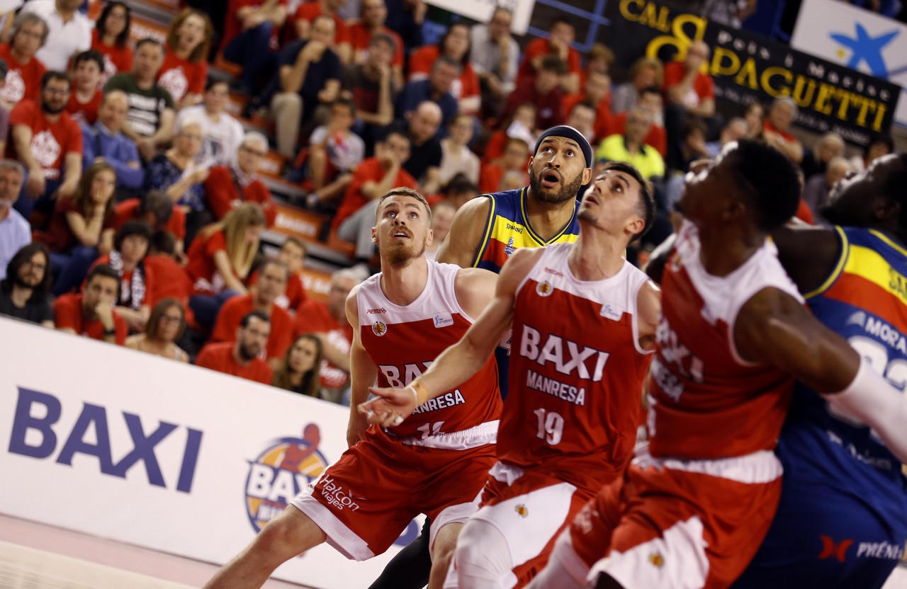 Derrota dolorosa en un altre partit amb una tempesta d'adversitats