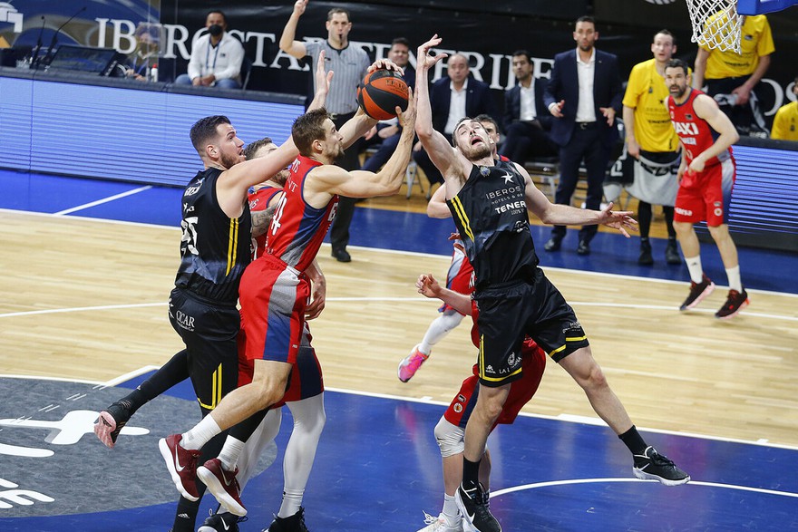 Photo Gallery J21: Iberostar Tenerife 85 - BAXI Manresa 70