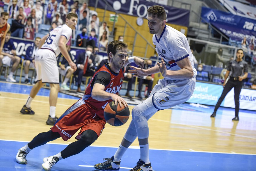 BAXI Manresa loses in Santiago against a more successful Obradoiro in the end
