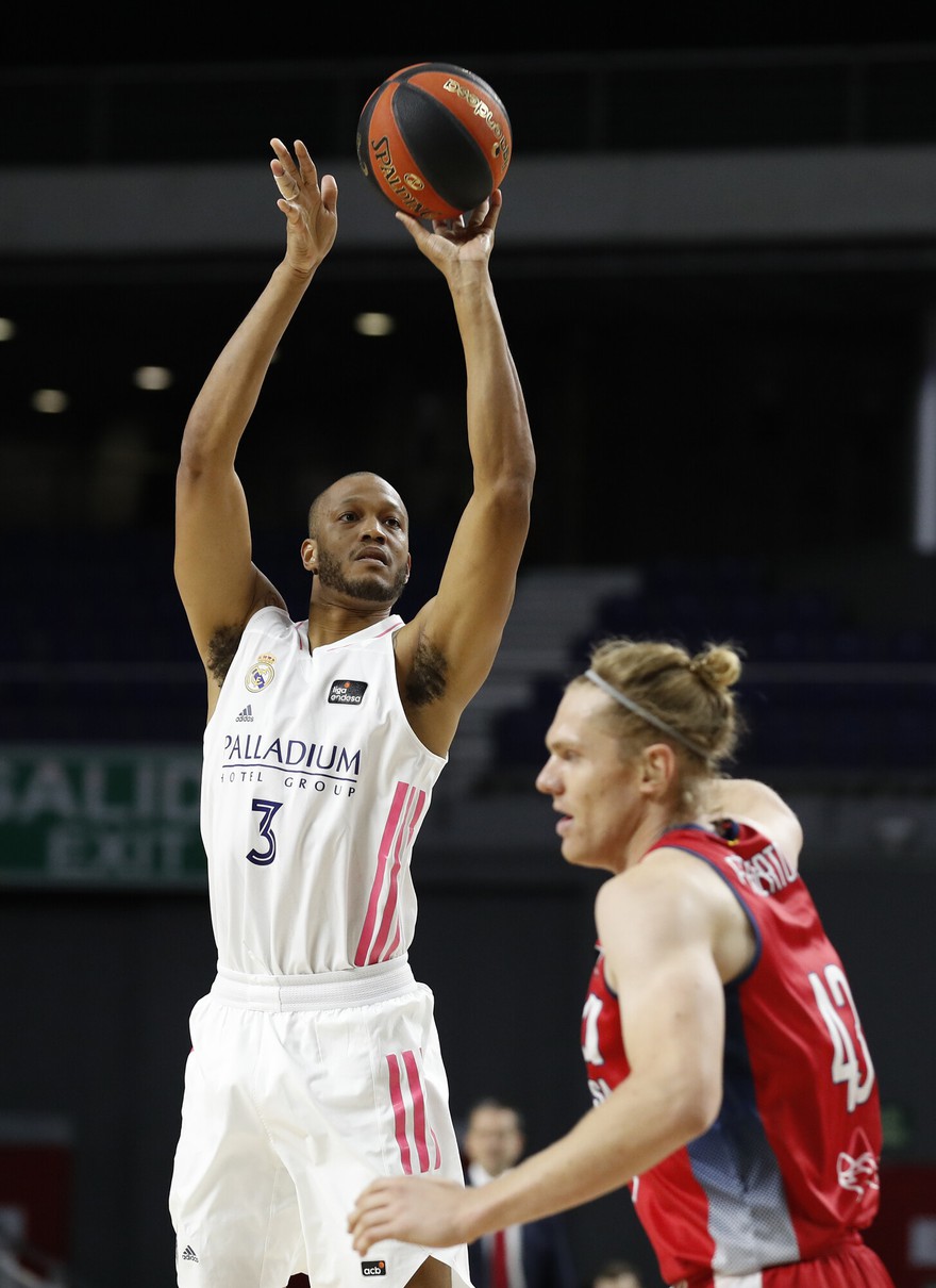 Photo Gallery J12: Real Madrid 100 - BAXI Manresa 78