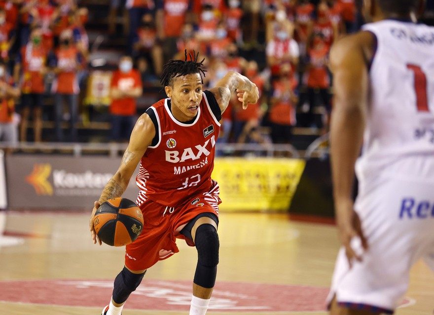 Photo Gallery J04: BAXI Manresa 74- Baskonia 67