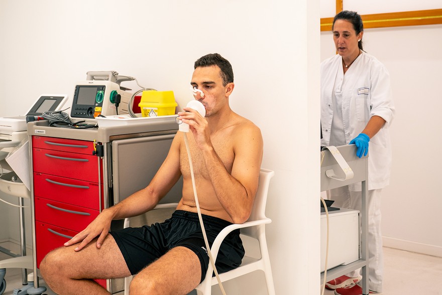 Els jugadors del BAXI Manresa confirmen el bon estat físic en les revisions medicoesportives del CIMETIR
