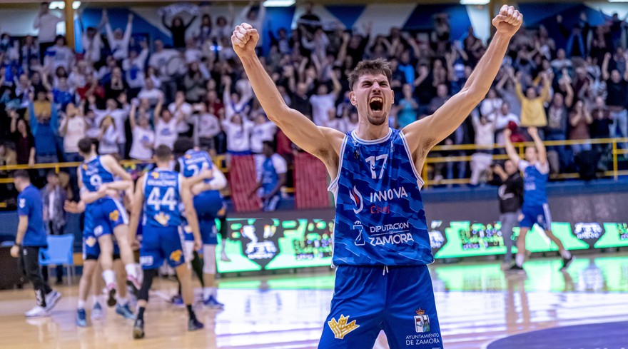 Toni Naspler, campió de la Copa LEB Plata amb el Zamora Enamora