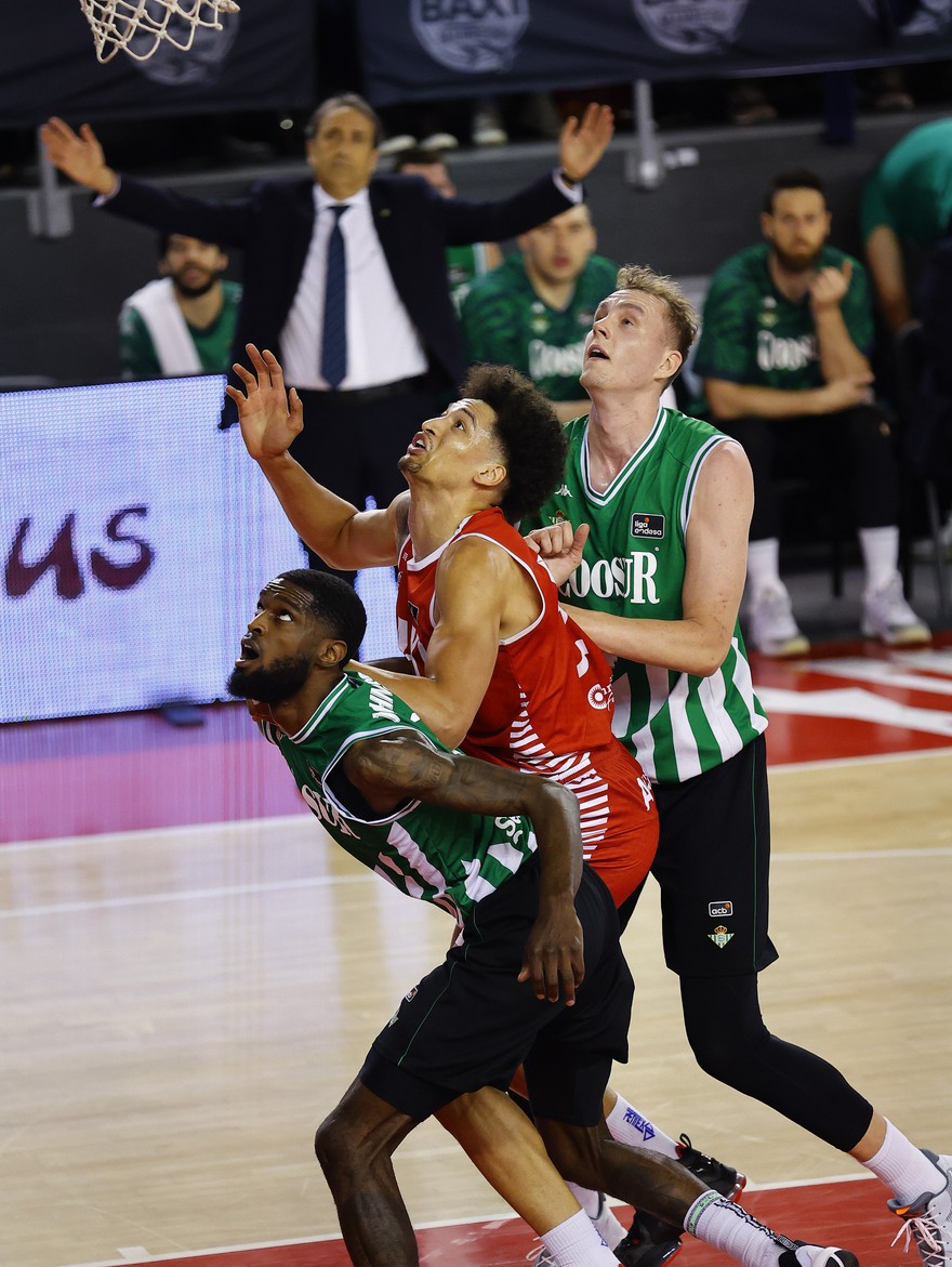 Photo gallery J32: BAXI Manresa 96 - Coosur Real Betis 102