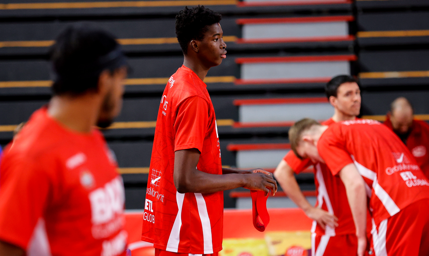 El Bàsquet Manresa busca famílies d'acollida de joves jugadors