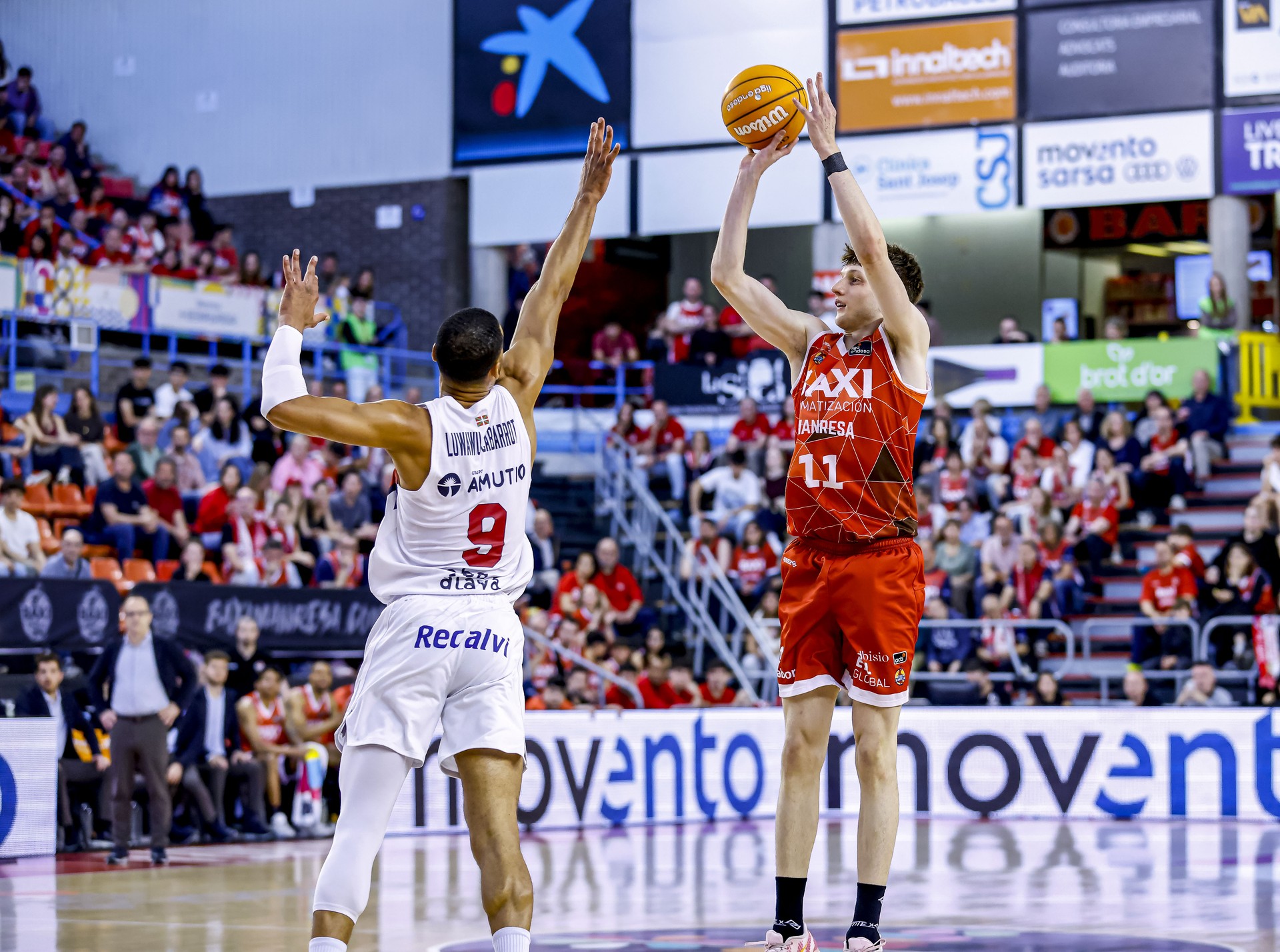 El BAXI Manresa fa un partidàs però surt creu al final davant el Baskonia