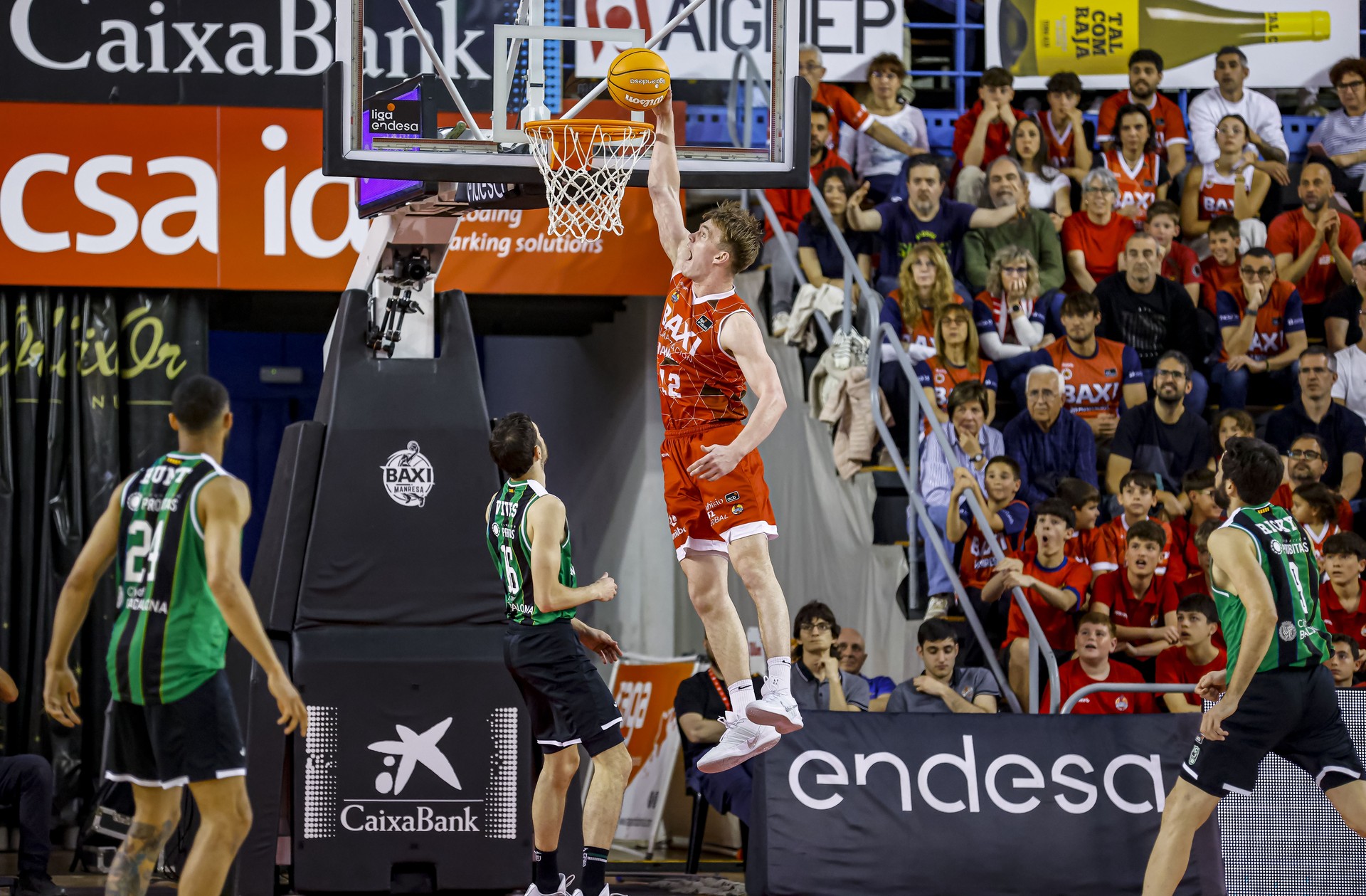 El BAXI Manresa s'emporta un derbi vibrant amb el Joventut