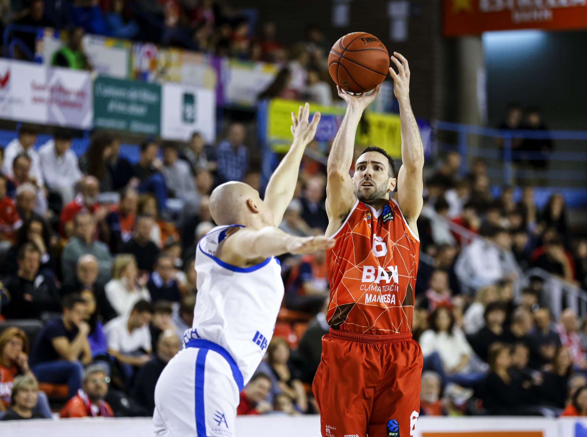 El BAXI Manresa fa una remuntada èpica i derrota sobre la botzina el Neptunas El BAXI Manresa fa una remuntada èpica i derrota sobre la botzina el Neptunas