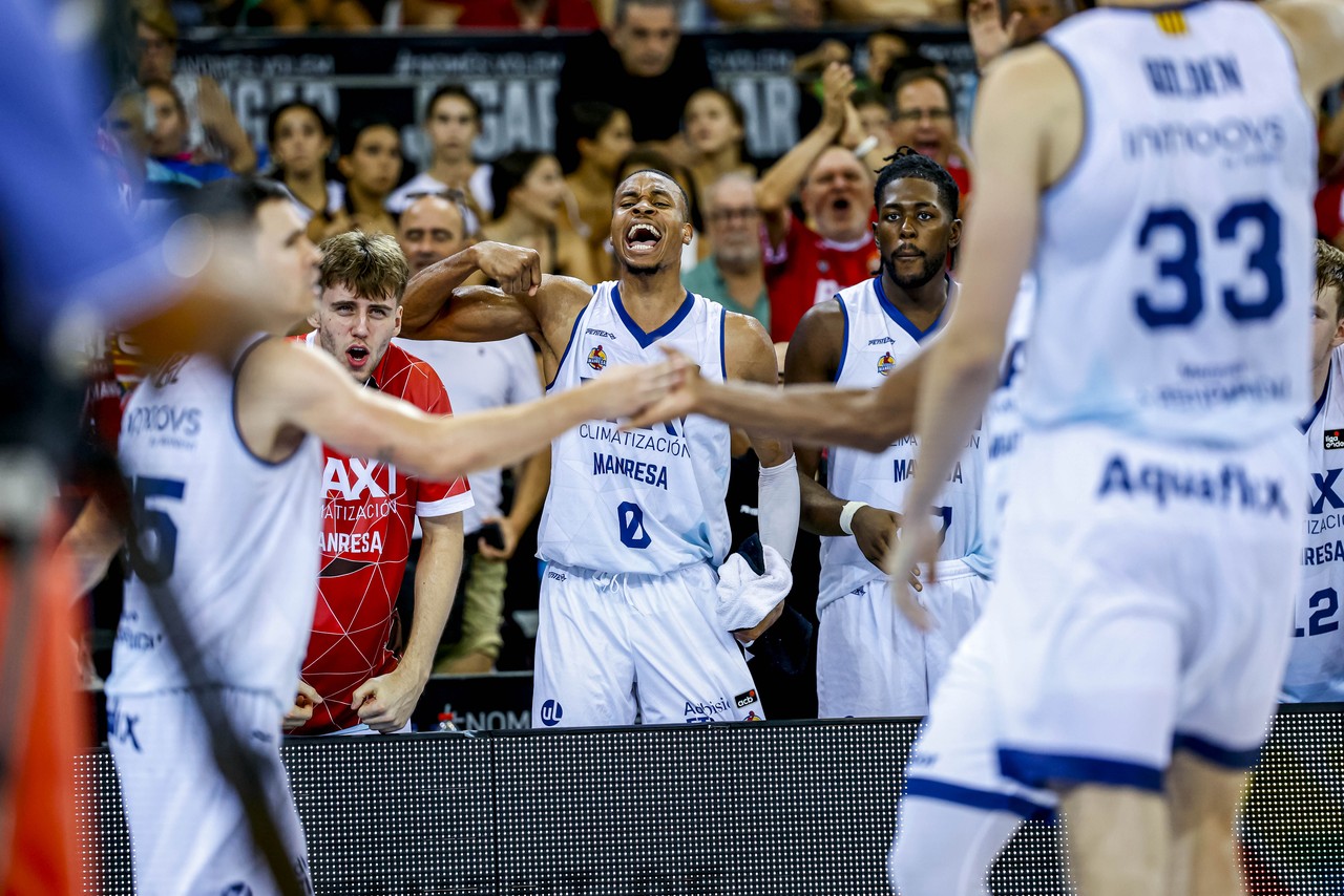 El BAXI Manresa supera al Hiopos Lleida en el primer asalto de la Liga Catalana