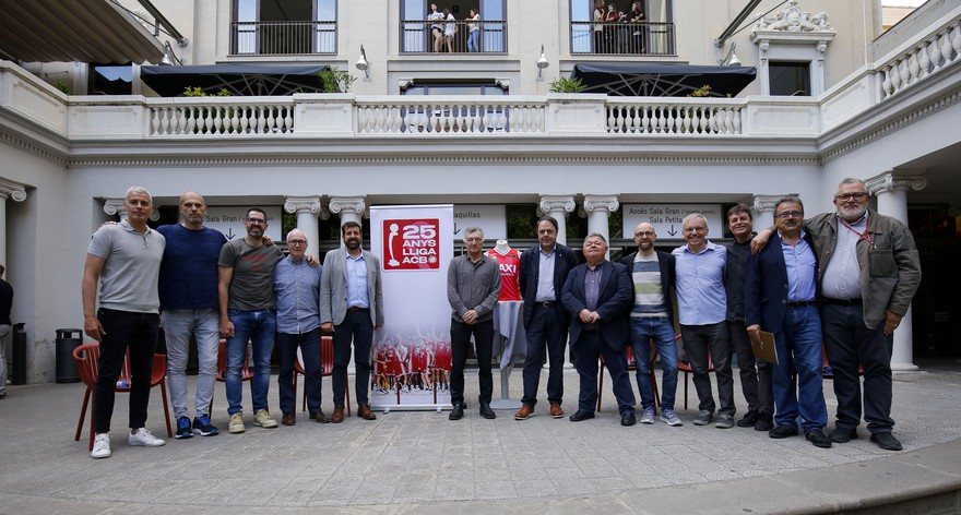 The round table "Una gesta per recordar" started the events of the 25 years of the TDK league