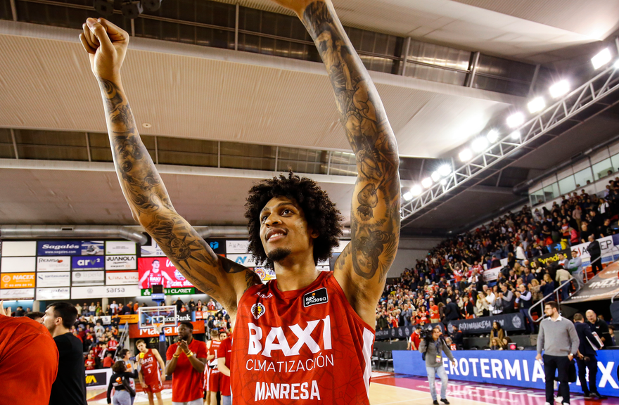 Devin Robinson stays at BAXI Manresa