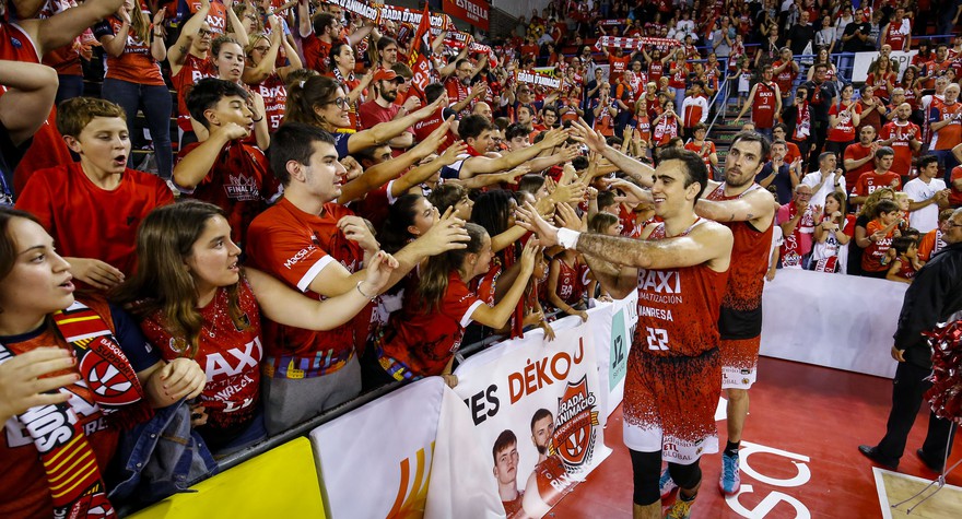 El BAXI Manresa cae ante el Unicaja y cierra una temporada brillante