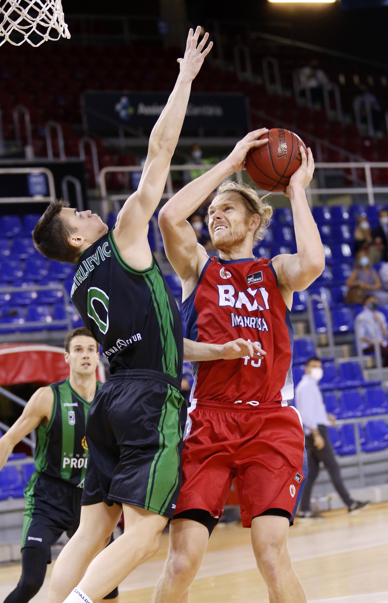 Un BAXI Manresa menos acertado cae ante el Joventut