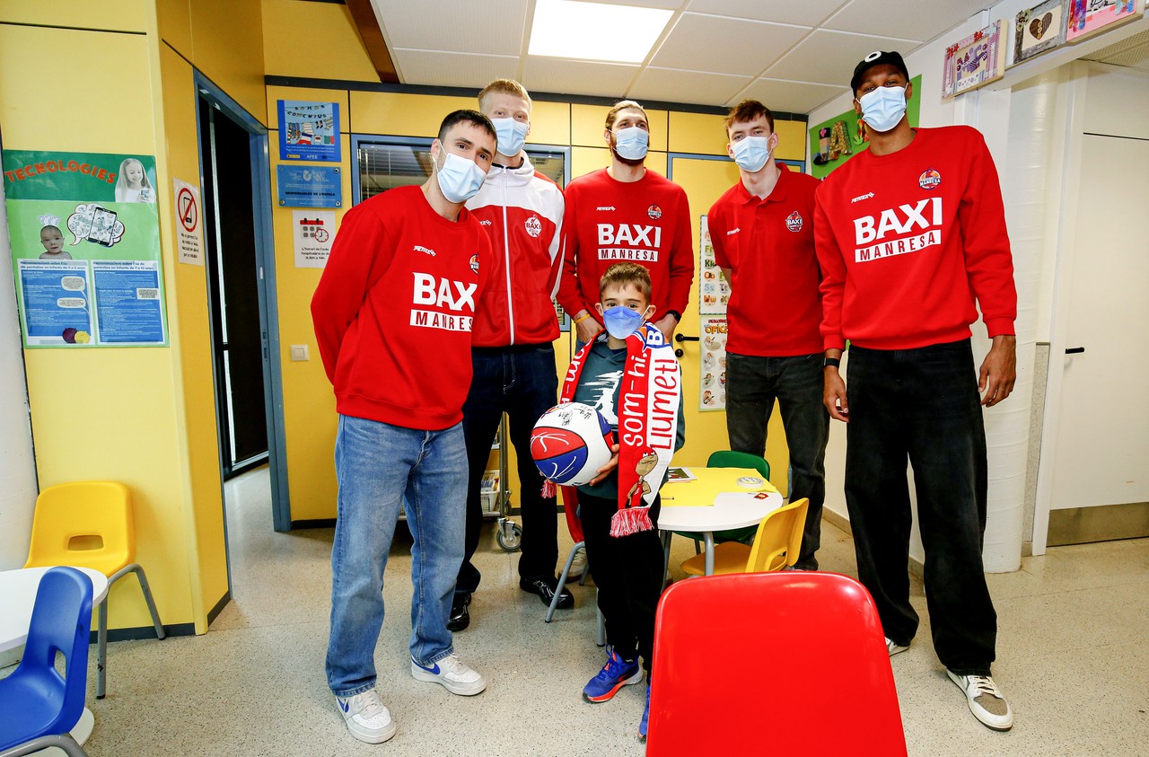 Solidarity morning: visits to Ampans and the Hospital Sant Joan de Déu