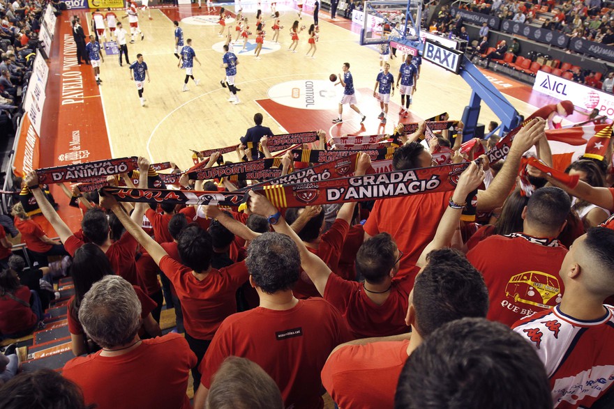 Bus a Badalona: vine a donar suport a l'equip