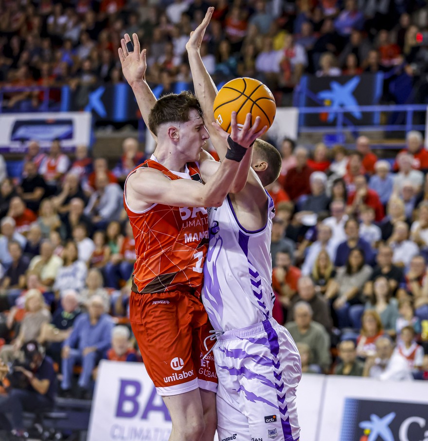 Photo Gallery J5: BAXI Manresa 79 - Surne Bilbao Basket 77