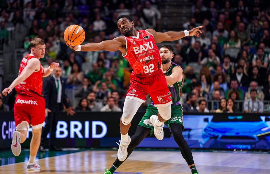 BAXI Manresa loses on Unicaja's court