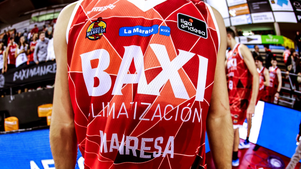 Prize winners from La Marató de 3Cat lottery 2025