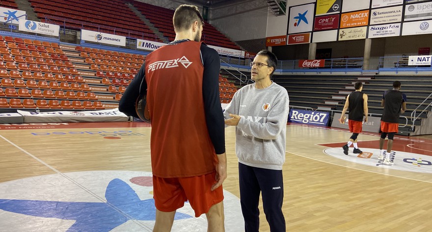 El BAXI Manresa recibe el Monbus Obradoiro aún con bajas pero en plena mejora