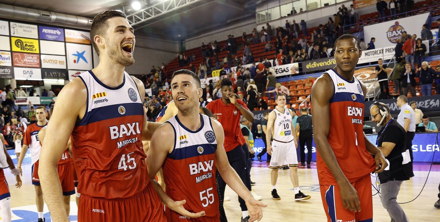 El BAXI Manresa supera al Lietkabelis con constancia y trabajo en equipo