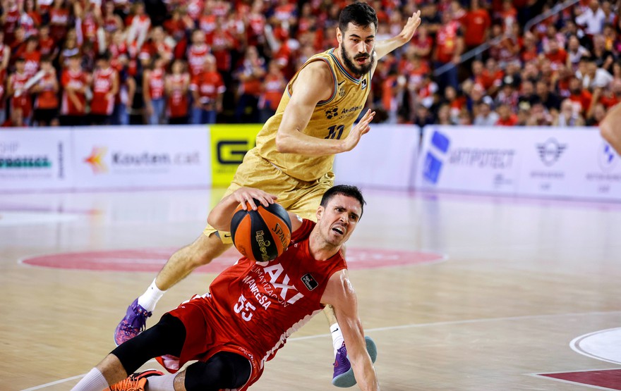 BAXI Manresa is beaten by Barça at the Nou Congost