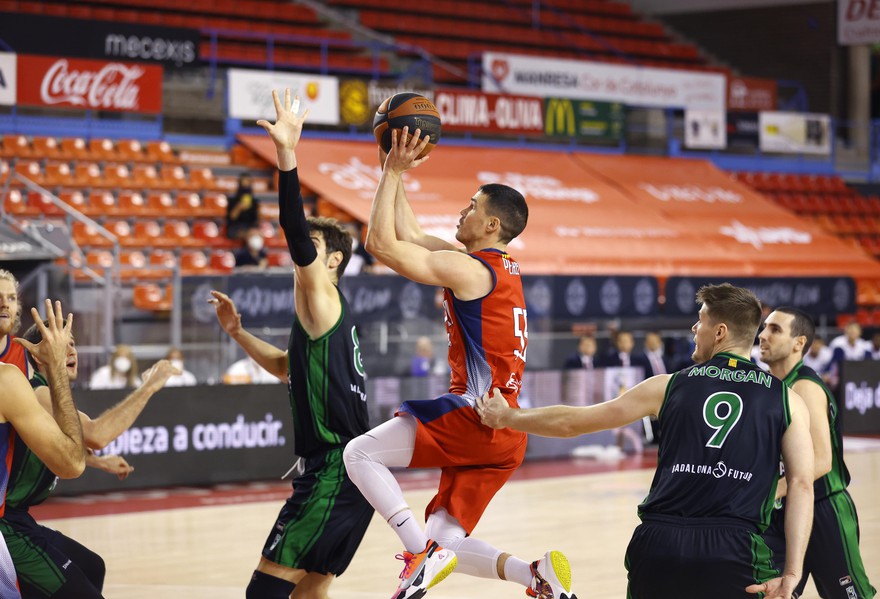 Galería de fotos J14: BAXI Manresa 85 -  Club Joventut de Badalona 80