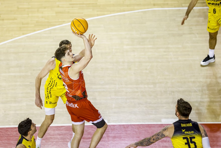 Photo gallery J18: BAXI Manresa 86 - La Laguna Tenerife 80