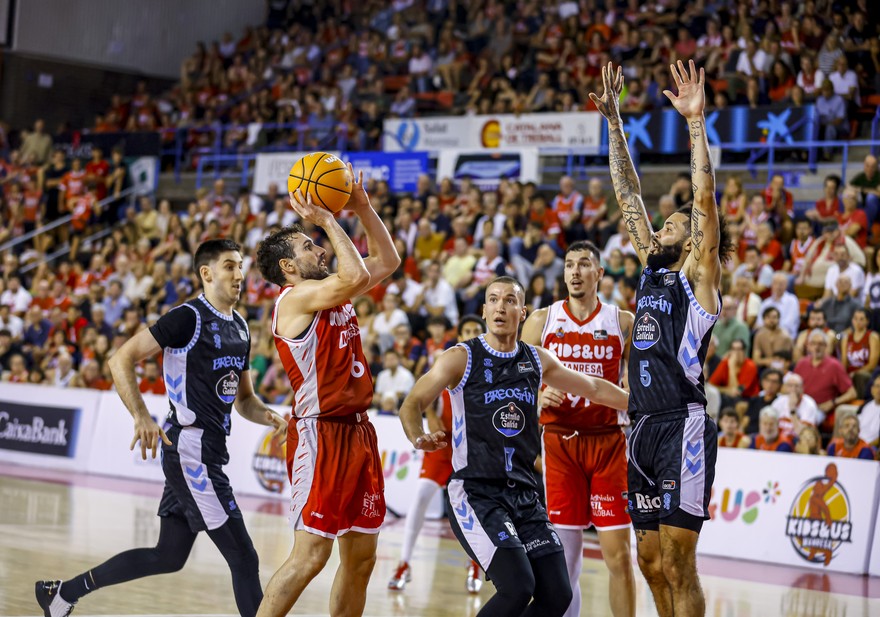 Photo Gallery J2: Kids&Us Manresa 95 - Río Breogán 101