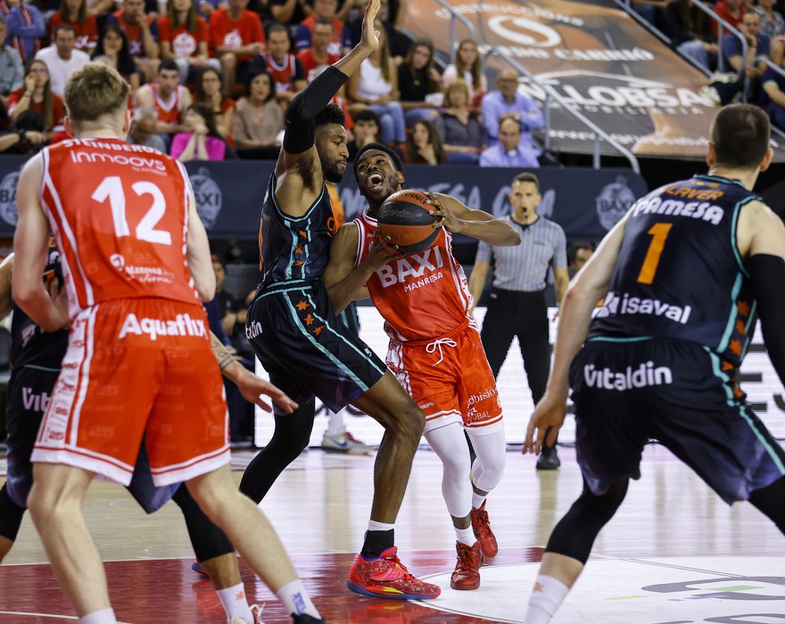 Galeria de fotos J31: BAXI Manresa 87 - Valencia Basket 82