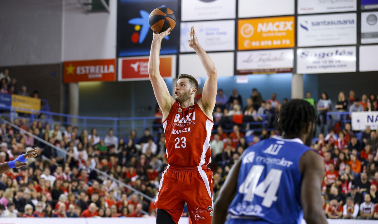 A solid BAXI Manresa overcomes Fuenlabrada and gets its fourth win