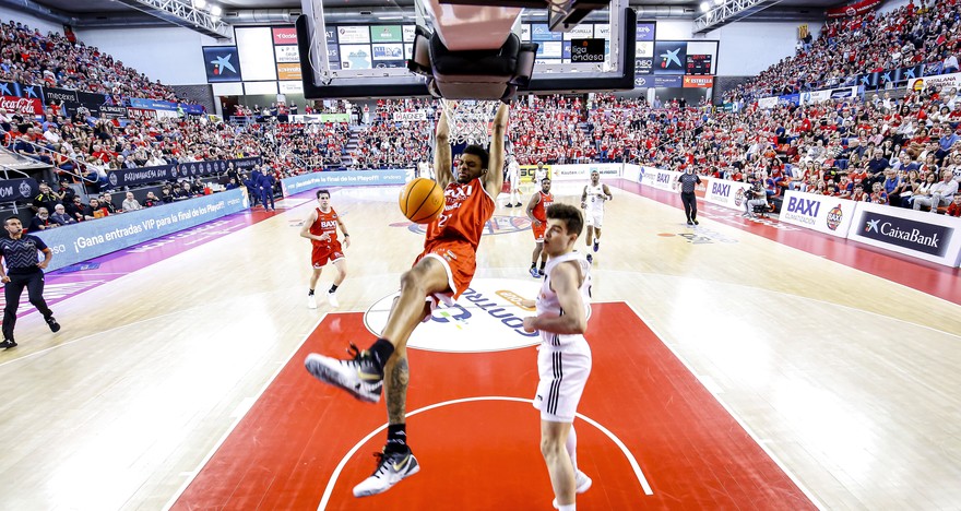 BAXI Manresa holds its own and puts Real Madrid on the ropes