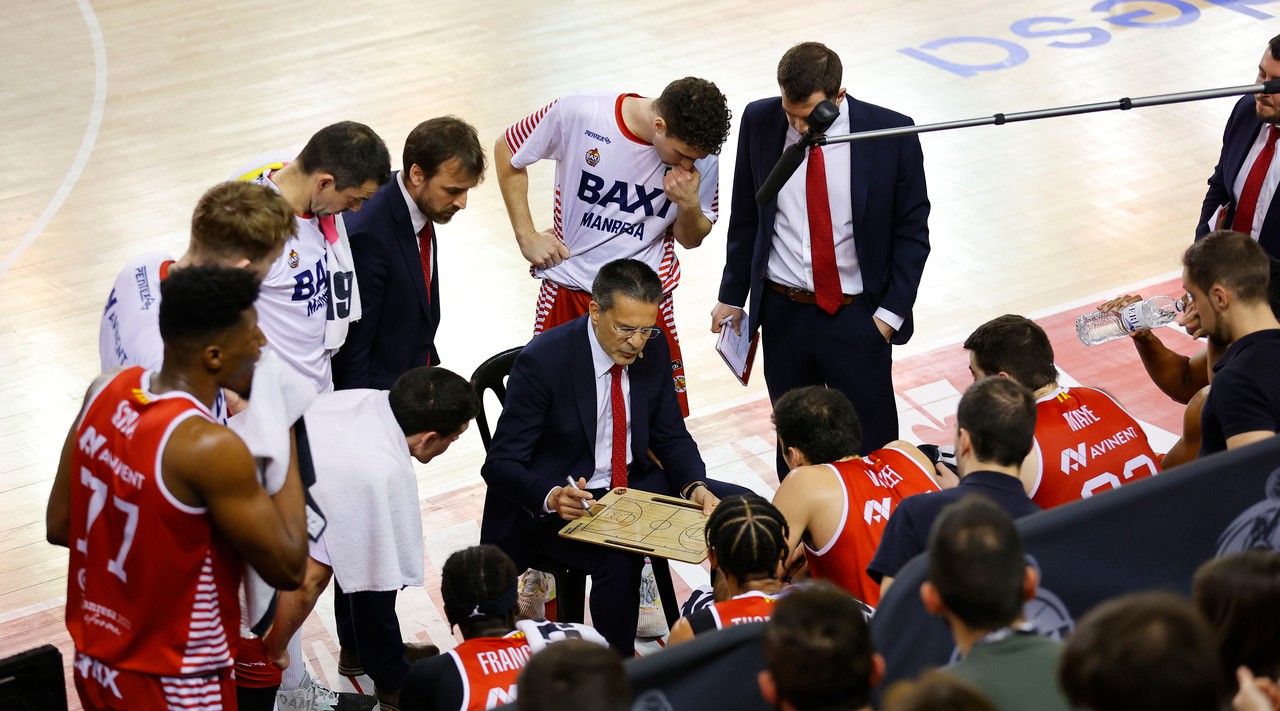 Salida difícil del BAXI Manresa en la Fonteta