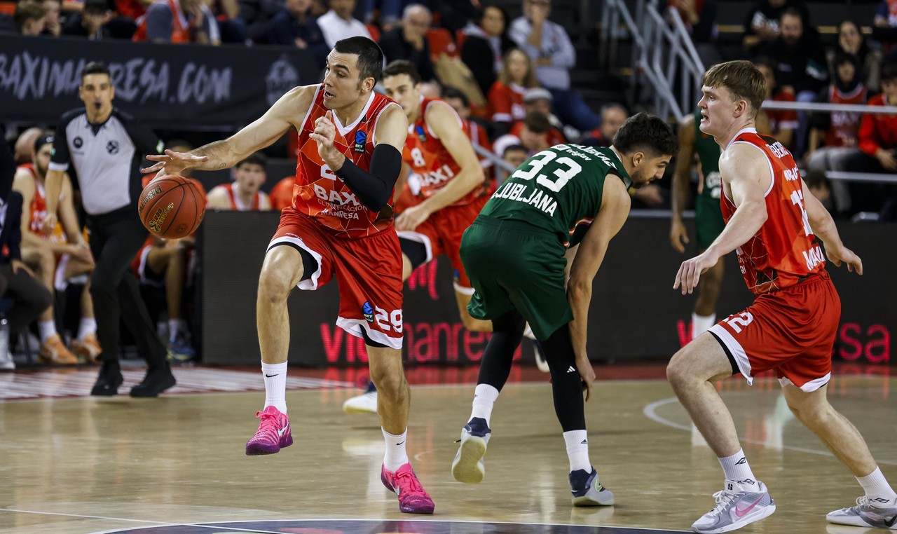 El BAXI Manresa viaja a Polonia con novedades