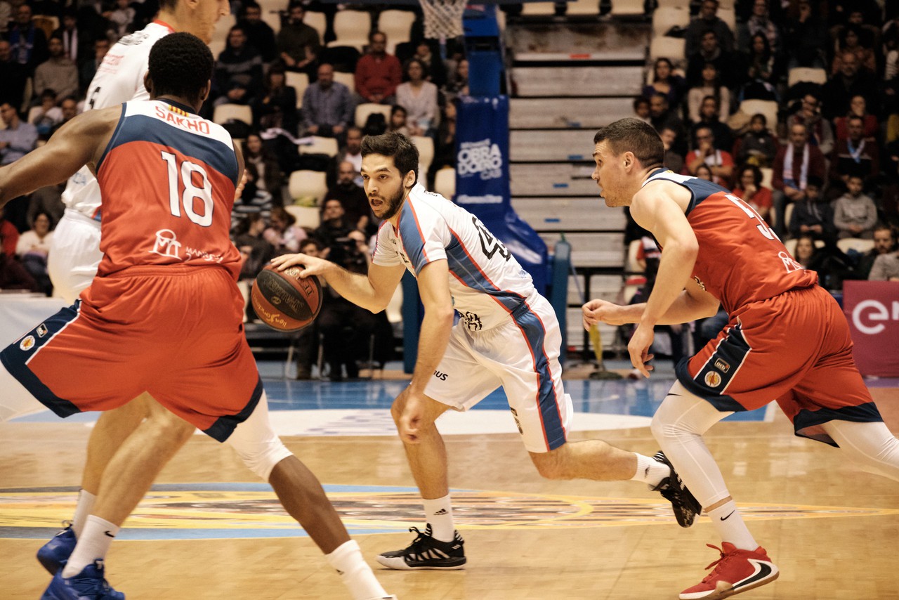 BAXI Manresa cannotfight against Obradoiro's FG%