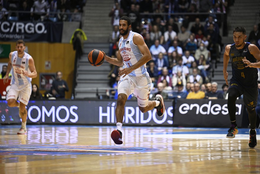 Obradoiro: el retorn del capità "Alvarito" en un equip comandat pels Scrubb