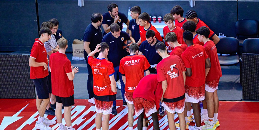 El Sénior B guanya i ja és colíder de la Supercopa; Naspler frega el triple doble i segueix líder