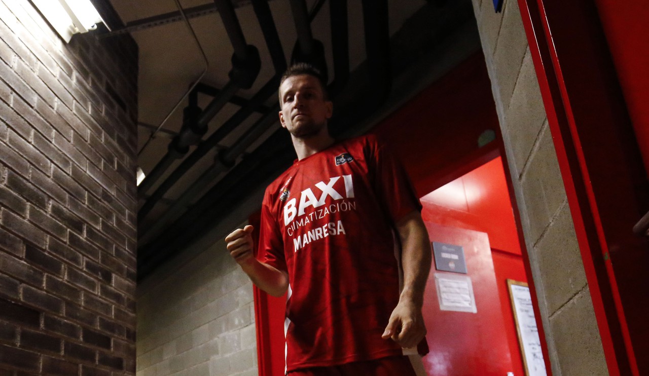 Adam Waczyński es queda al BAXI Manresa fins a final de temporada