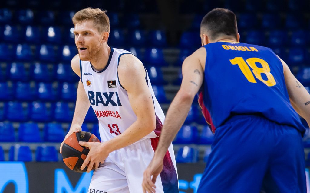 El BAXI Manresa da la cara en el Palau Blaugrana y exige al Barça