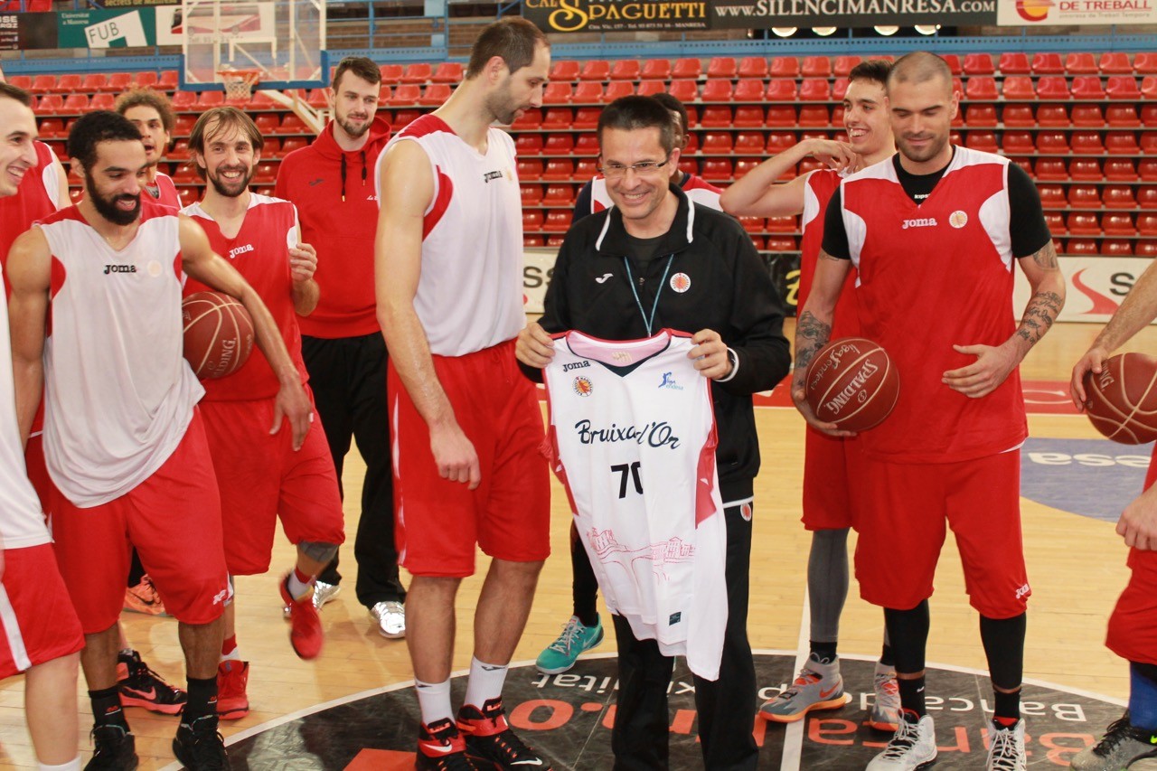 Pedro Martínez celebra amb la plantilla els seus 700 partits a la Lliga Endesa