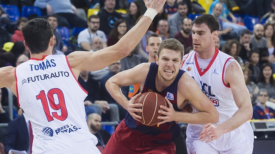 Un ICL Manresa combativo acaba cayendo en el Palau Blaugrana