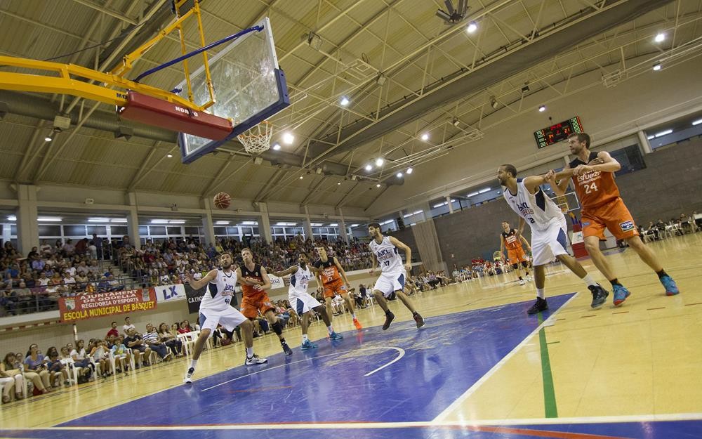 L’ICL Manresa remunta i és a punt de guanyar en els darrers segons al Valencia Basket