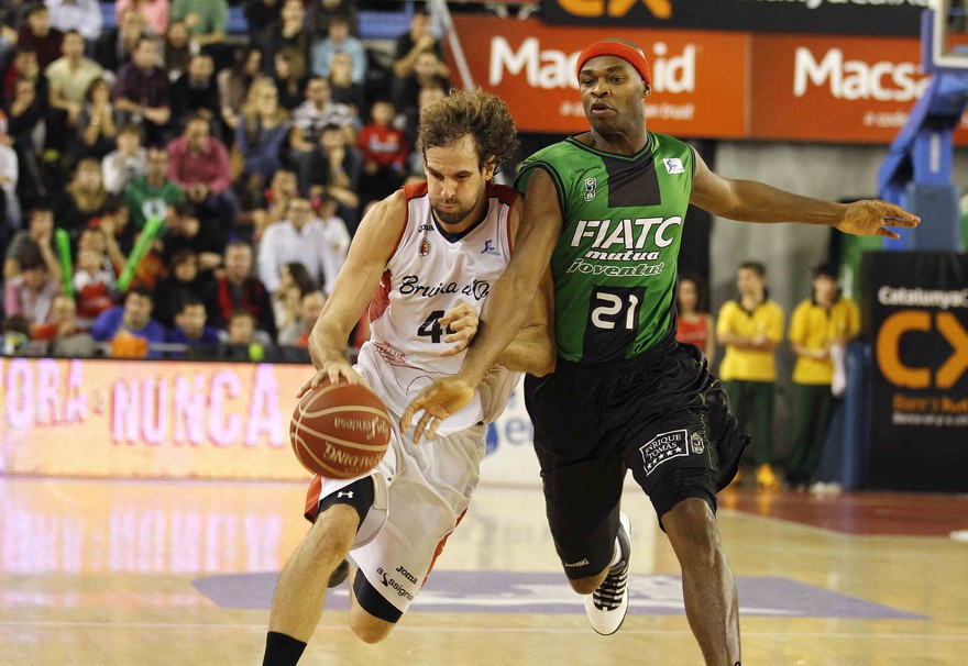 Se escapa la victoria en los últimos minutos ante la Penya