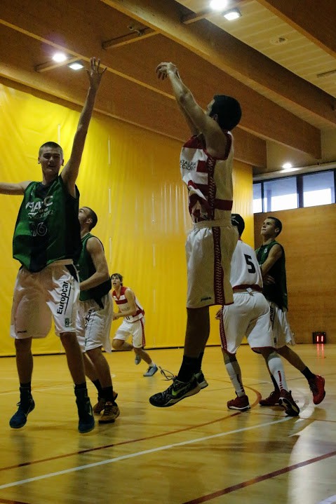 Junior A 74 Penya 72