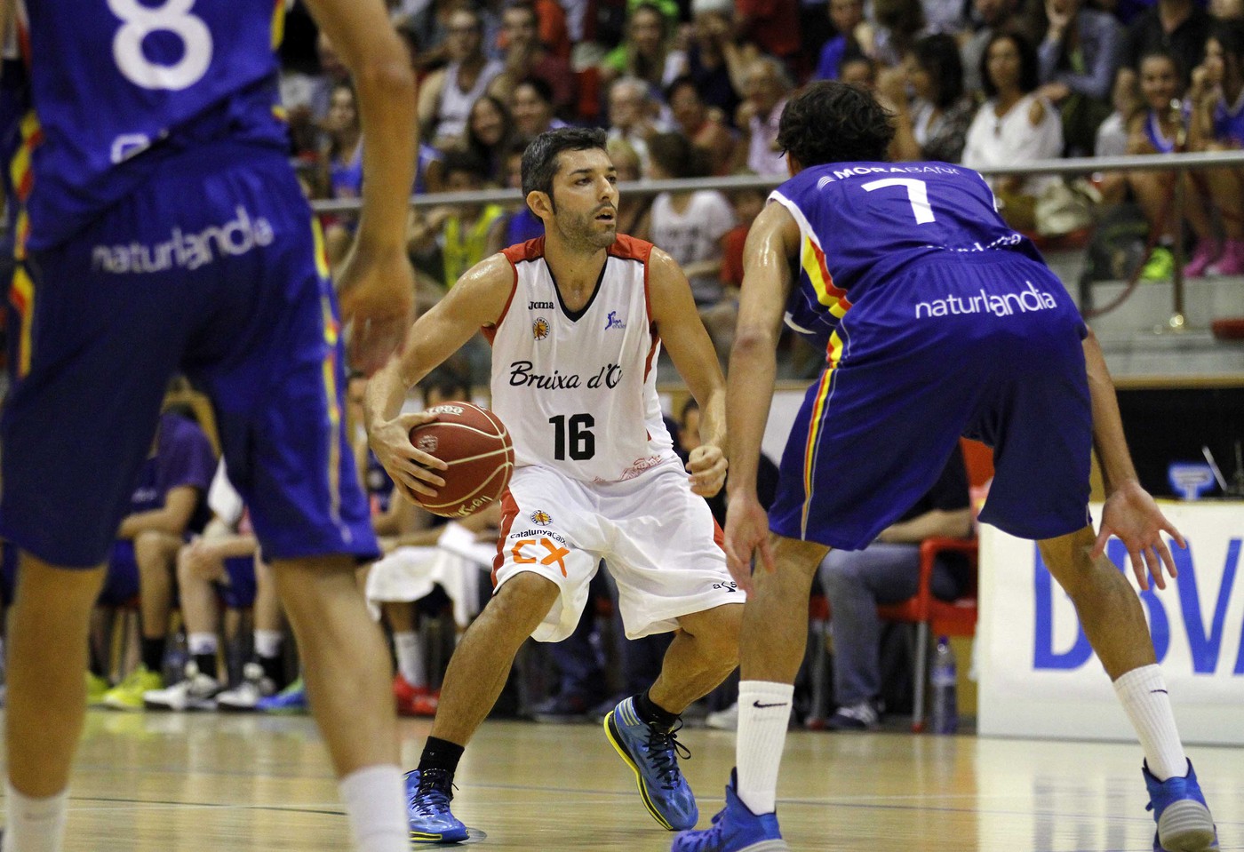 La Bruixa d’Or Manresa se ​​estrena ante el MoraBanc Andorra en un duelo igualado (61-68)