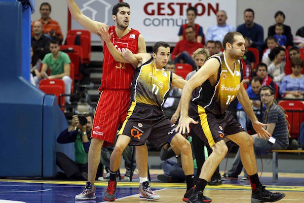 Derrota a Saragossa davant un rival intractable