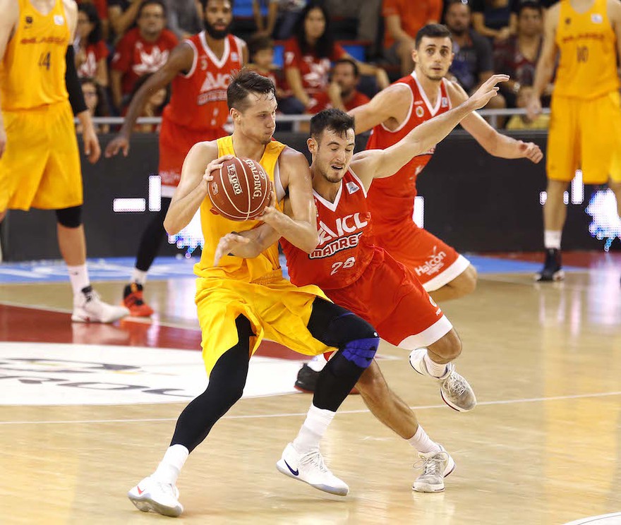 El ICL Manresa lucha con uñas y dientes por un partido que se acaba llevando el FC Barcelona Lassa