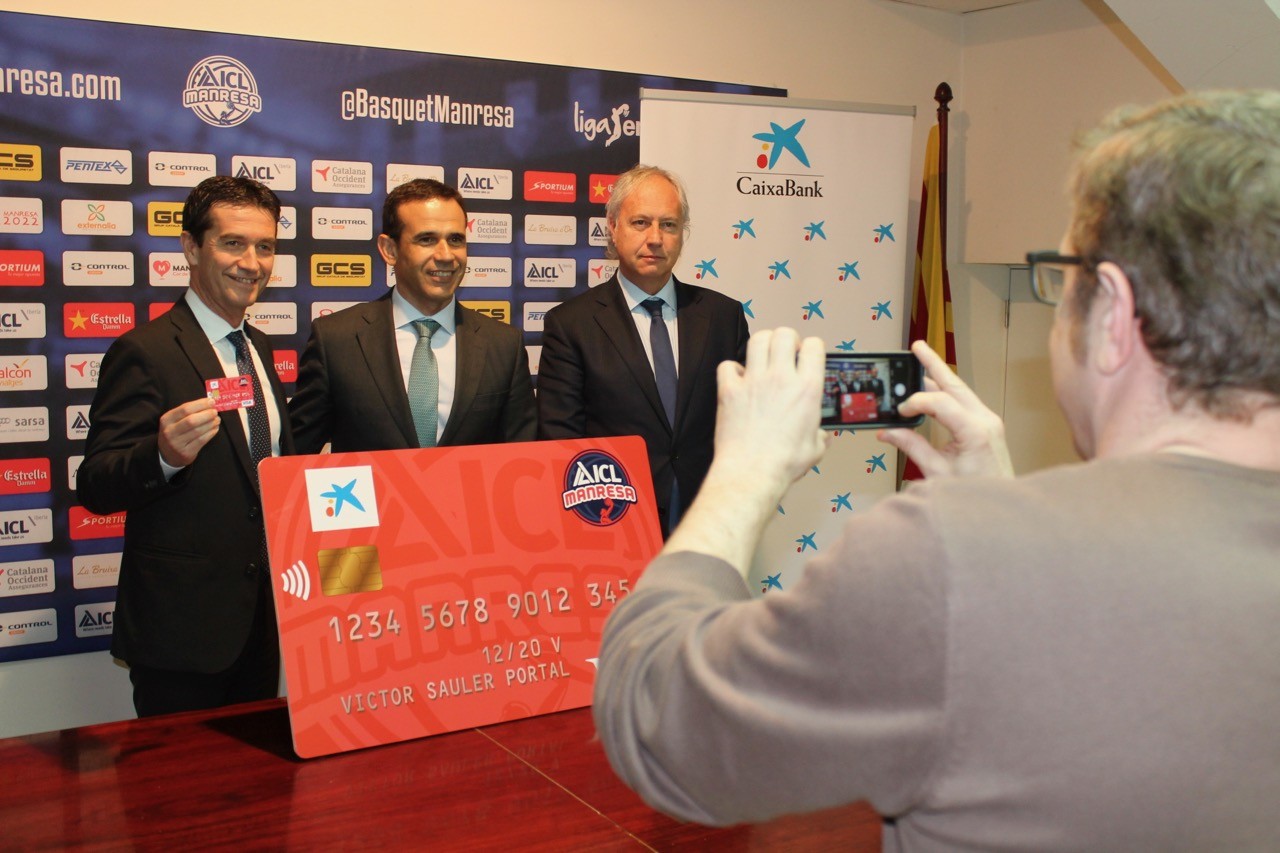 CaixaBank i club presenten la targeta Visa i ‘contactless’ “ICL Manresa”