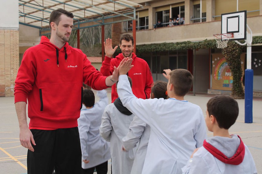 Ben Dewar i AJ Ogilvy, de visita a l’escola