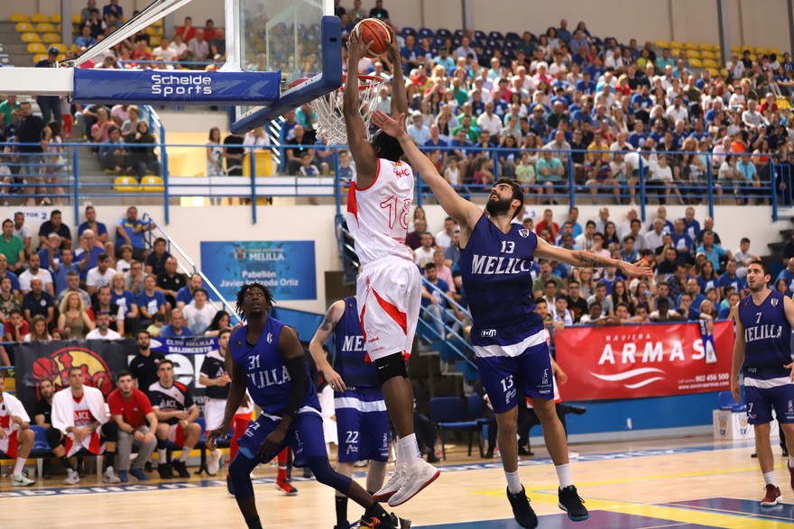 El ICL Manresa pierde ante el gran acierto del Melilla (86-74) y habrá quinto partido